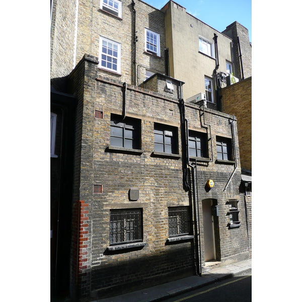 Photo Royaume-Uni Londres South Molton Lane 2007-09 24