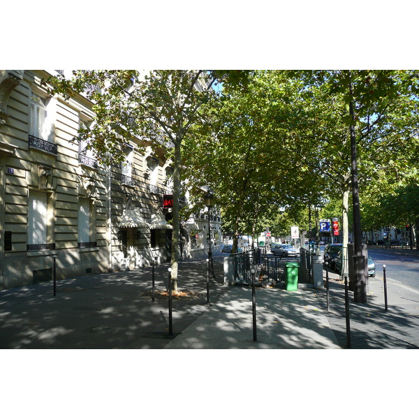 Photo France Paris Avenue de Friedland 2007-09 15