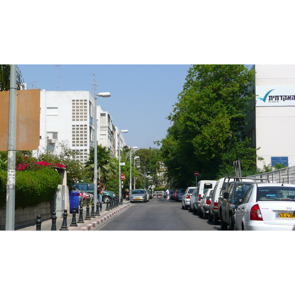 Photo Israel Tel Aviv Rue Ibn Gvirol 2007-06 46