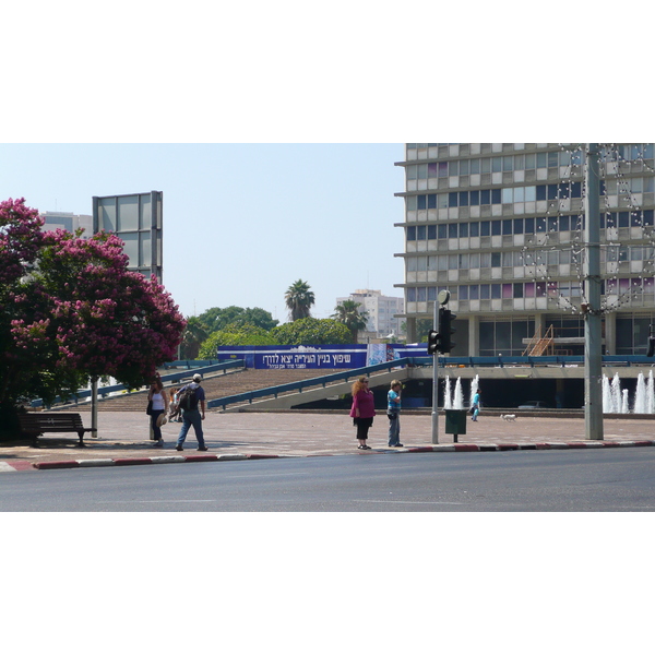 Photo Israel Tel Aviv Rue Ibn Gvirol 2007-06 33