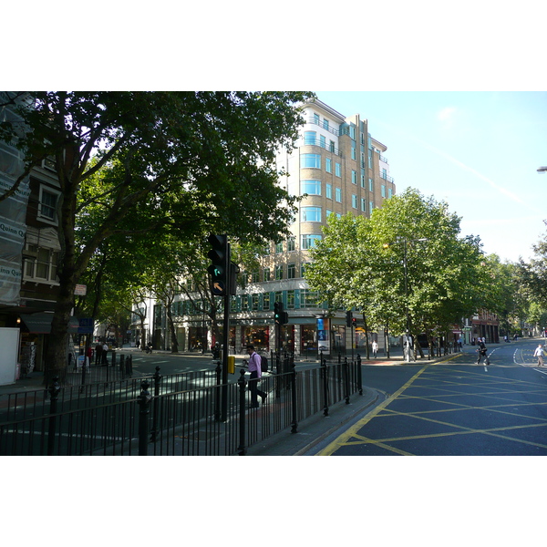 Photo Royaume-Uni Londres Avenue Shaftesbury 2007-09 14