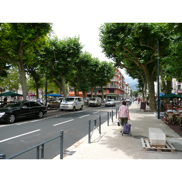 Photo France Vence Place du Grand Jardin 2007-07 25