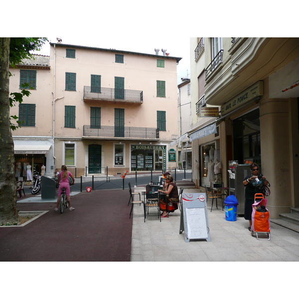 Photo France Vence Place du Grand Jardin 2007-07 18