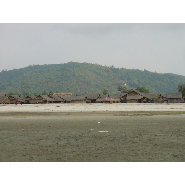 Photo Birmanie (Myanmar) Nord de Maungmagan 2005-01 47