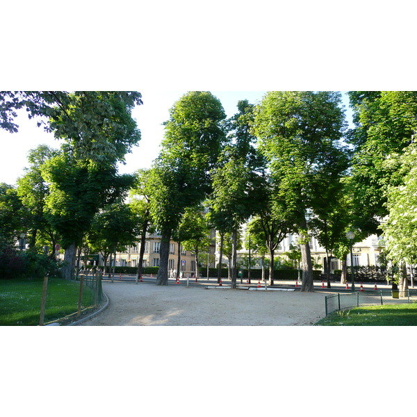 Photo France Paris Avenue des Champs Elysees 2007-04 65