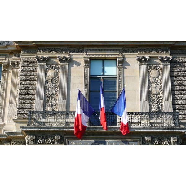 Photo France Paris Le Louvre Facade sur Seine du Louvre 2007-07 50
