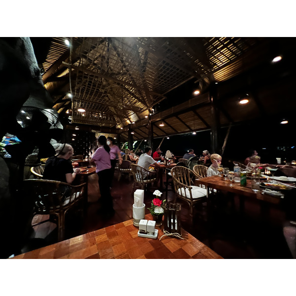 Photo Thaïlande Phuket Plage de Karon Restaurant On the rock 2021-12 39