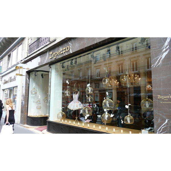 Photo France Paris Rue de la Paix 2007-07 17