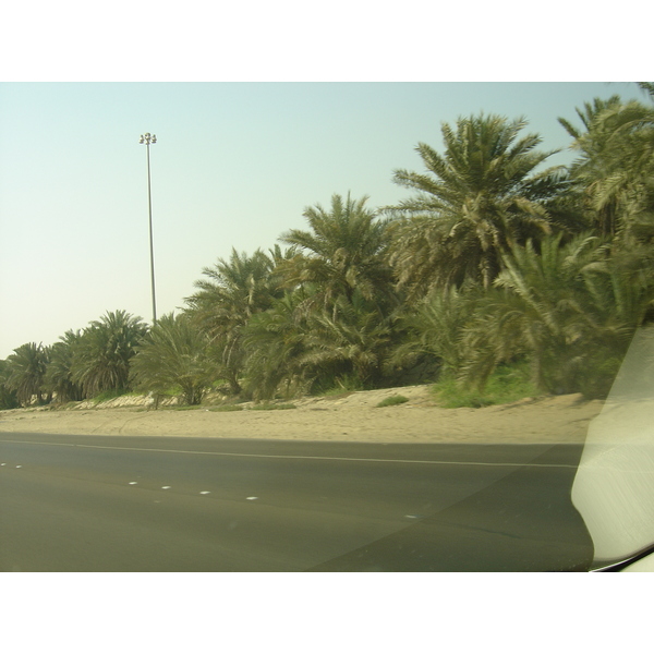 Photo Émirats arabes unis Route de Al Ain à Abu Dhabi 2005-09 5