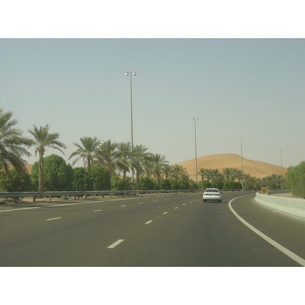 Photo Émirats arabes unis Route de Al Ain à Abu Dhabi 2005-09 8