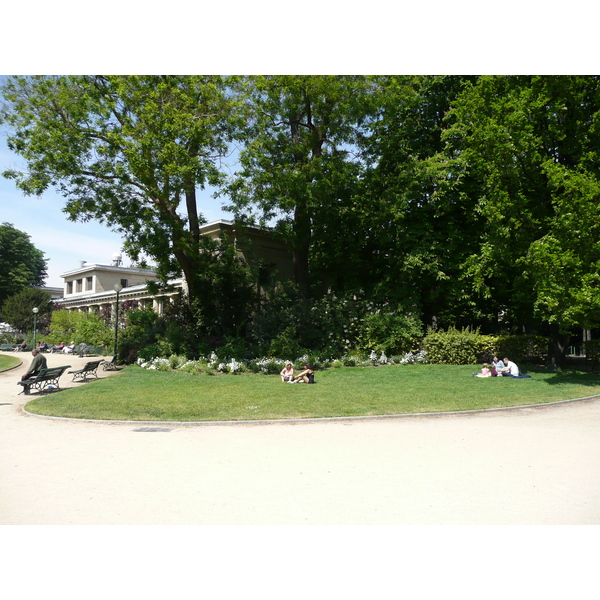 Photo France Paris Avenue des Champs Elysees 2007-05 12