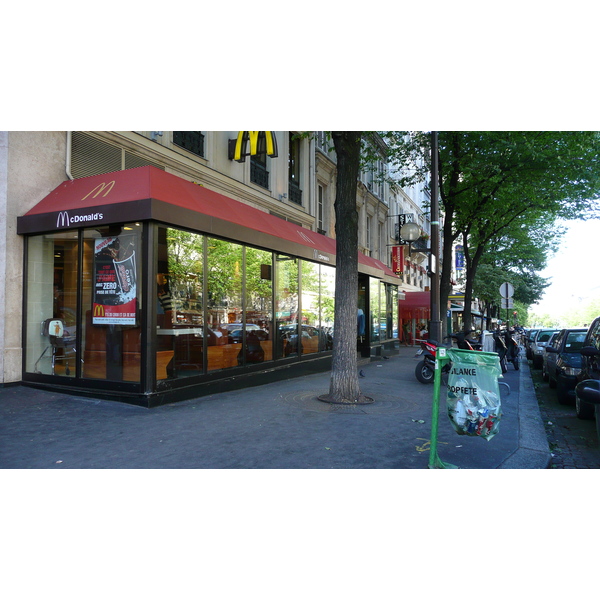 Photo France Paris 17eme Arrondissement Avenue de Wagram 2007-05 70
