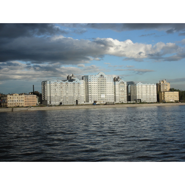 Photo Russie Saint-Pétersbourg La Neva 2006-07 17