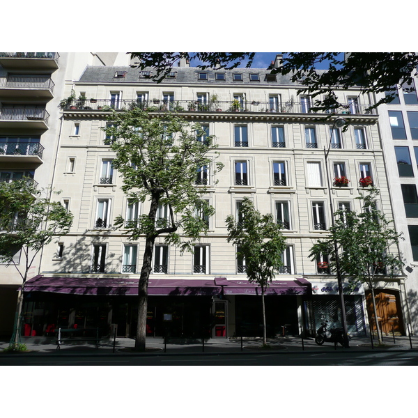 Photo France Paris 17eme Arrondissement Avenue de Wagram 2007-05 36