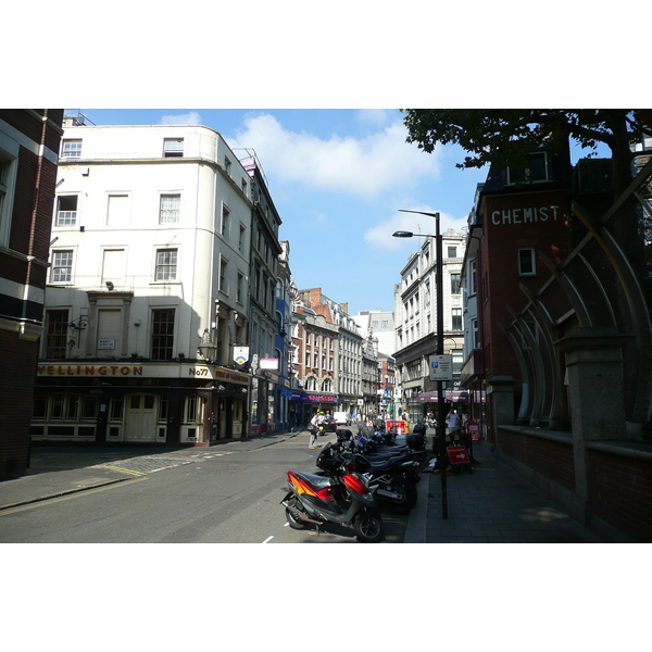Photo Royaume-Uni Londres Rue Wardour 2007-09 7