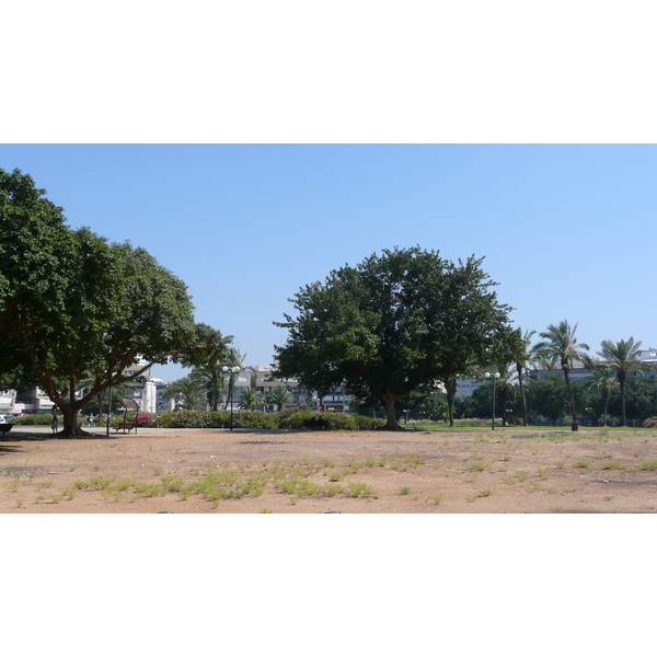 Photo Israel Tel Aviv Kikar Hamedina 2007-06 26