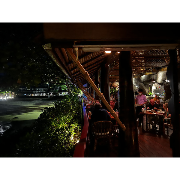 Photo Thaïlande Phuket Plage de Karon Restaurant On the rock 2021-12 42