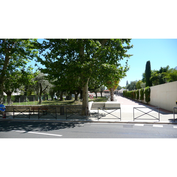 Photo France Vence Vence Ouest 2007-07 64