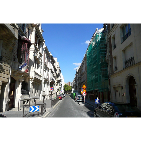 Photo France Paris 17eme Arrondissement Rue Fortuny 2007-09 24