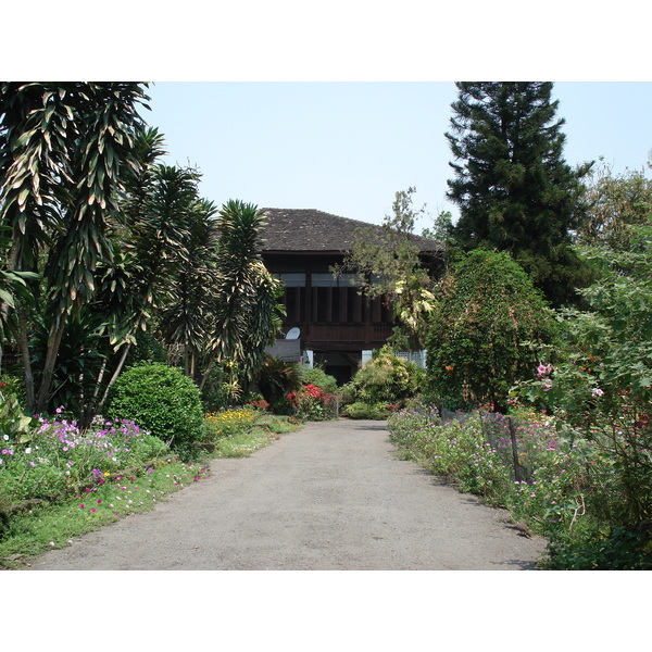 Photo Thaïlande Chiang Mai Centre(intra Canal) Rue Rad Cha Dom Nurn (Rue piétonne) 2006-04 27
