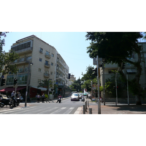 Photo Israel Tel Aviv Rue Rothschild 2007-06 10