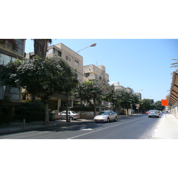 Photo Israel Tel Aviv Rue Tarsat 2007-06 6
