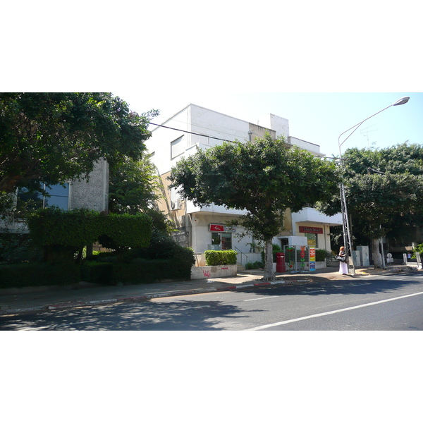 Photo Israel Tel Aviv Rue Tarsat 2007-06 9