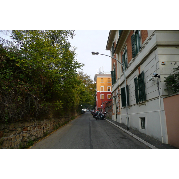 Photo Italie Rome rue Giacomo Medici 2007-11 17