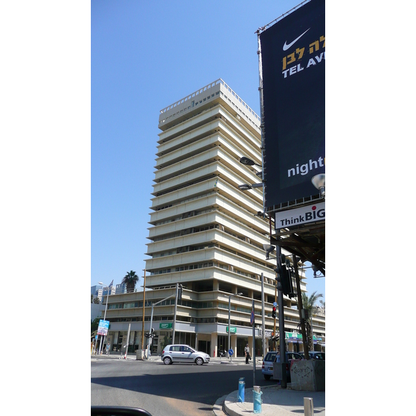 Photo Israel Tel Aviv Rue Ibn Gvirol 2007-06 55