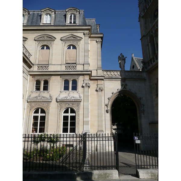 Photo France Paris Place du Louvre 2007-08 11