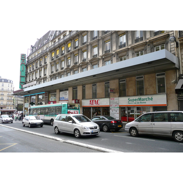 Photo France Paris Rue de Rome 2007-06 123