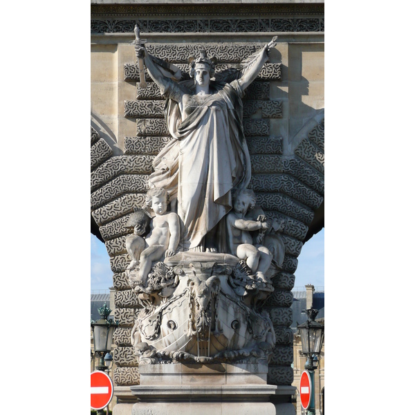 Photo France Paris Le Louvre Facade sur Seine du Louvre 2007-07 16