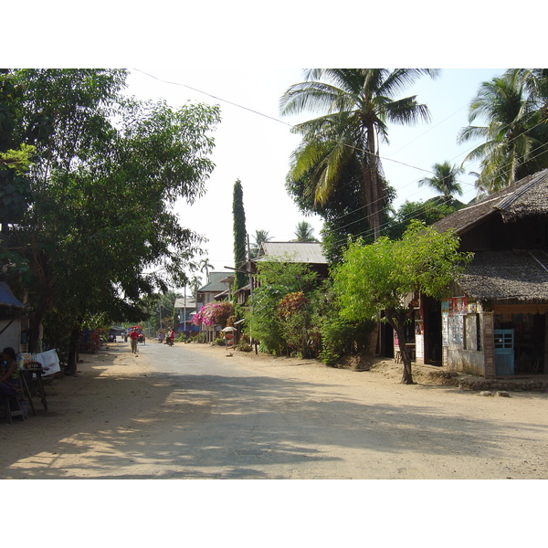 Photo Birmanie (Myanmar) Route de Dawei à Maungmagan 2005-01 45