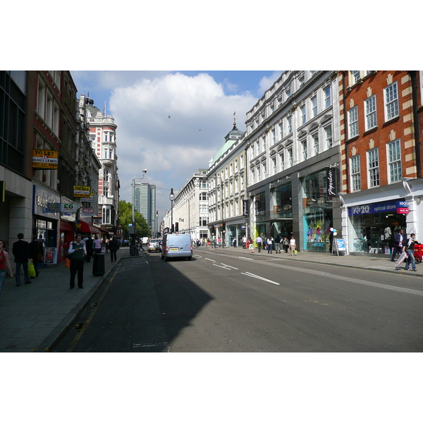 Photo Royaume-Uni Londres Tottenham Court Road 2007-09 73