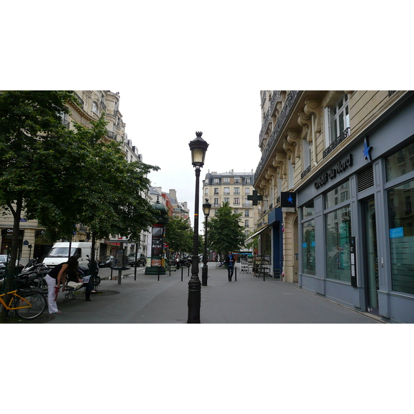 Photo France Paris 17eme Arrondissement Rue de Lévis 2007-05 25