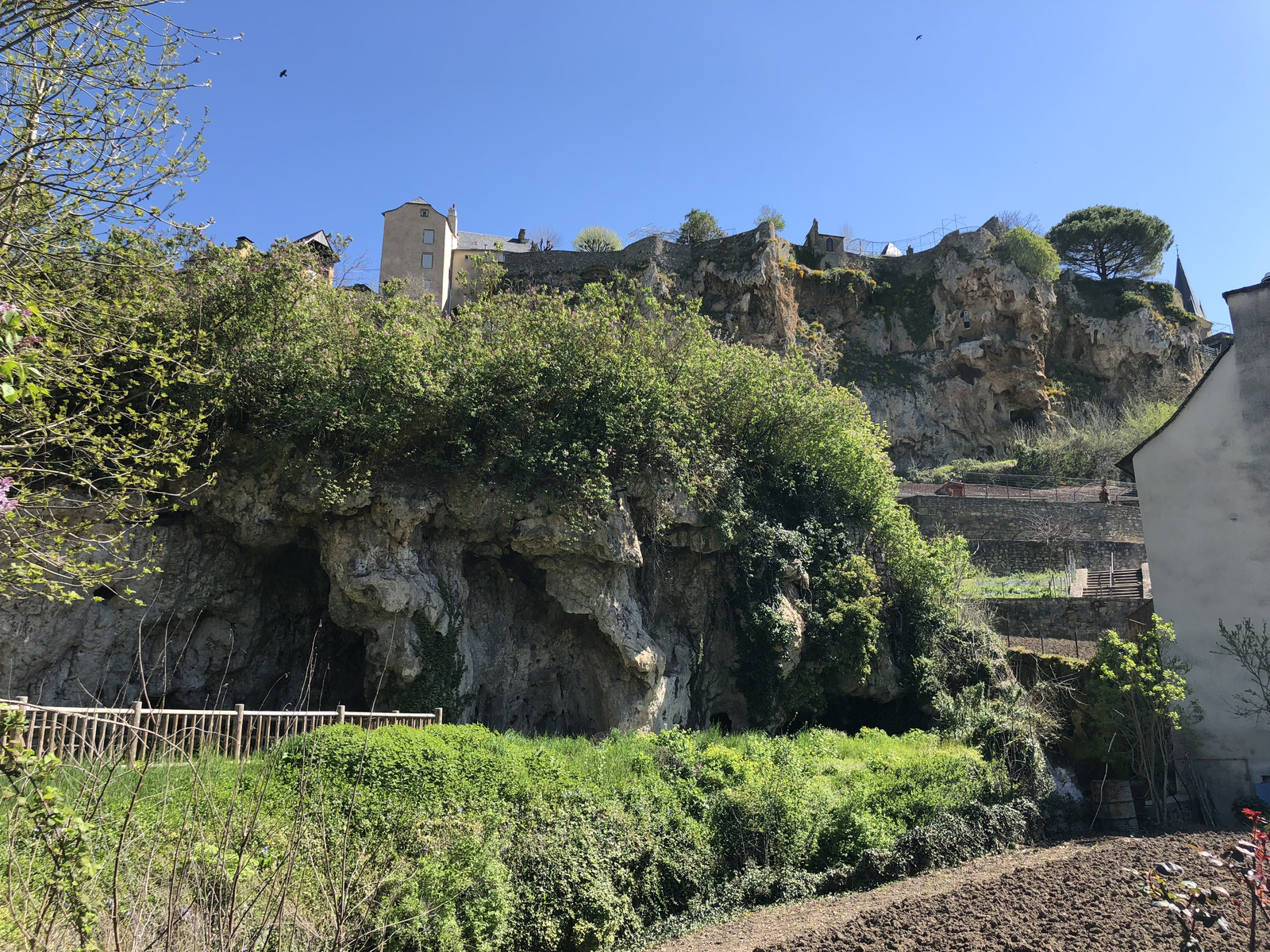 Photo France Salles la Source 2018-04 80