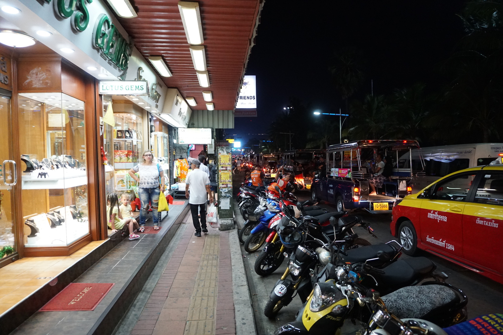 Photo Thaïlande Pattaya Beach Road 2016-12 1