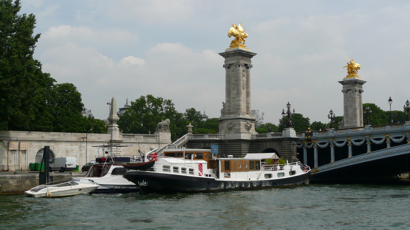 Photo France Paris Péniches Parisiennes 2007-06 24