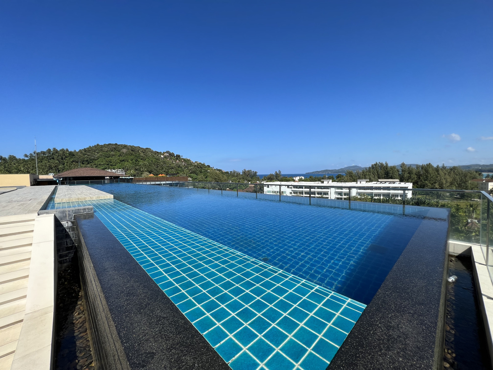 Photo Thaïlande Phuket Plage de Surin The Aristo Resort 2021-12 26