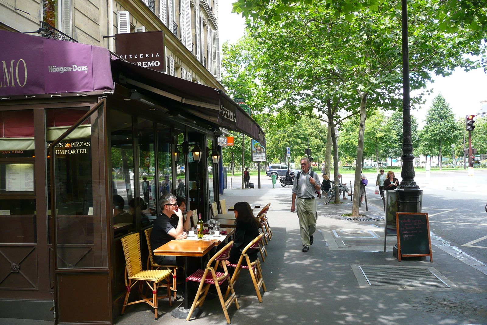 Photo France Paris Avenue Niel 2007-06 99
