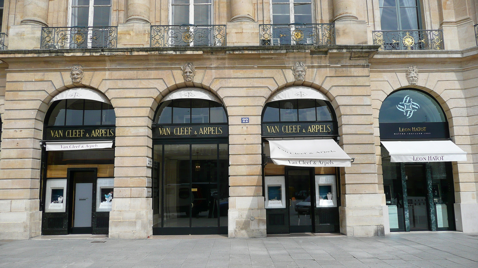 Photo France Paris Place Vendome 2007-07 12