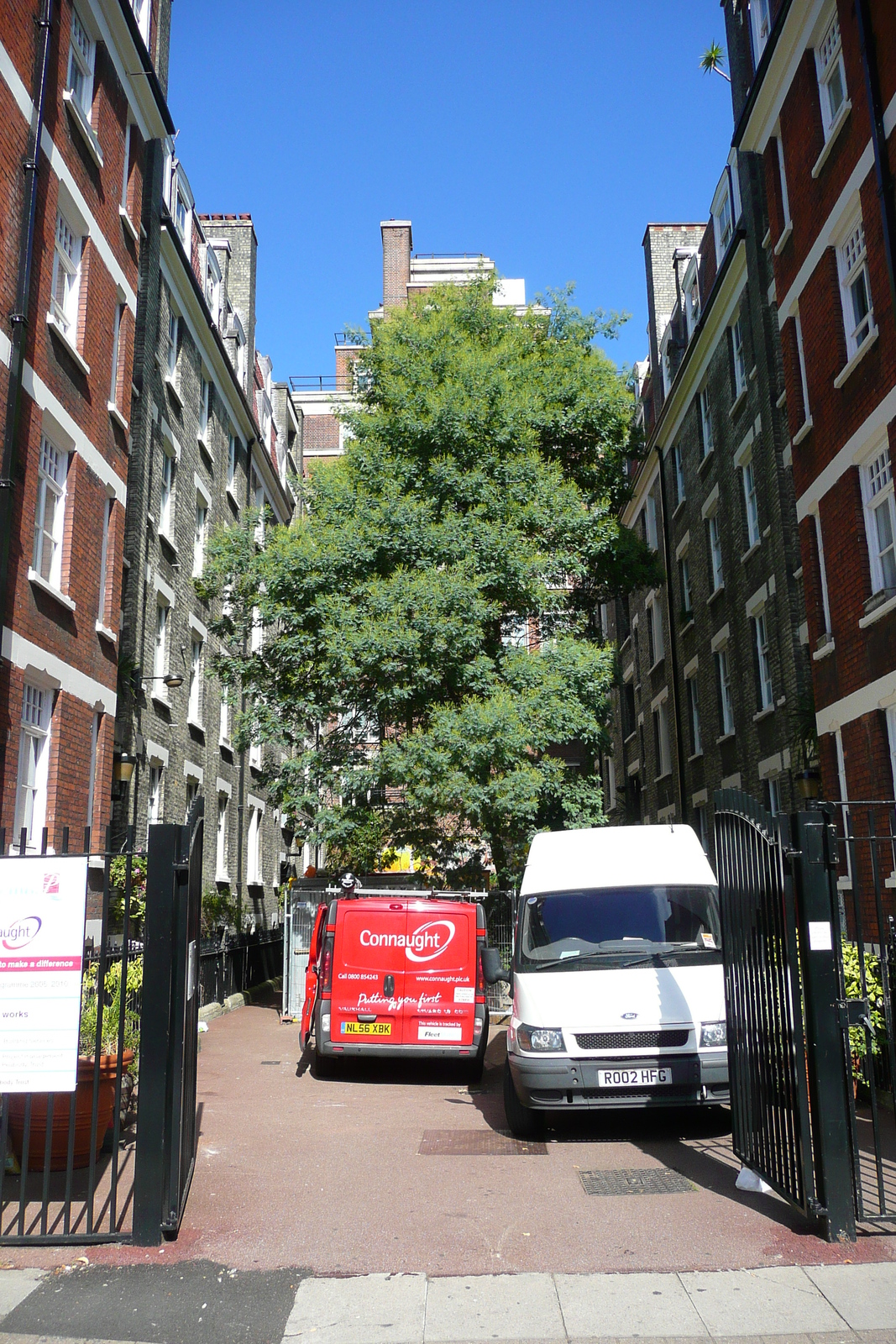 Photo Royaume-Uni Londres Brown Hart Gardens 2007-09 9