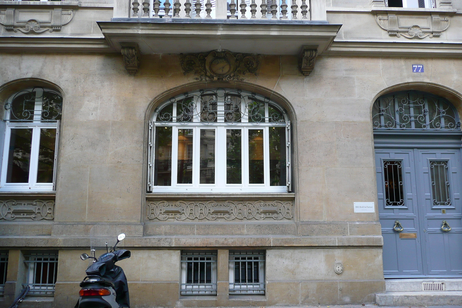 Photo France Paris Avenue Niel 2007-06 34