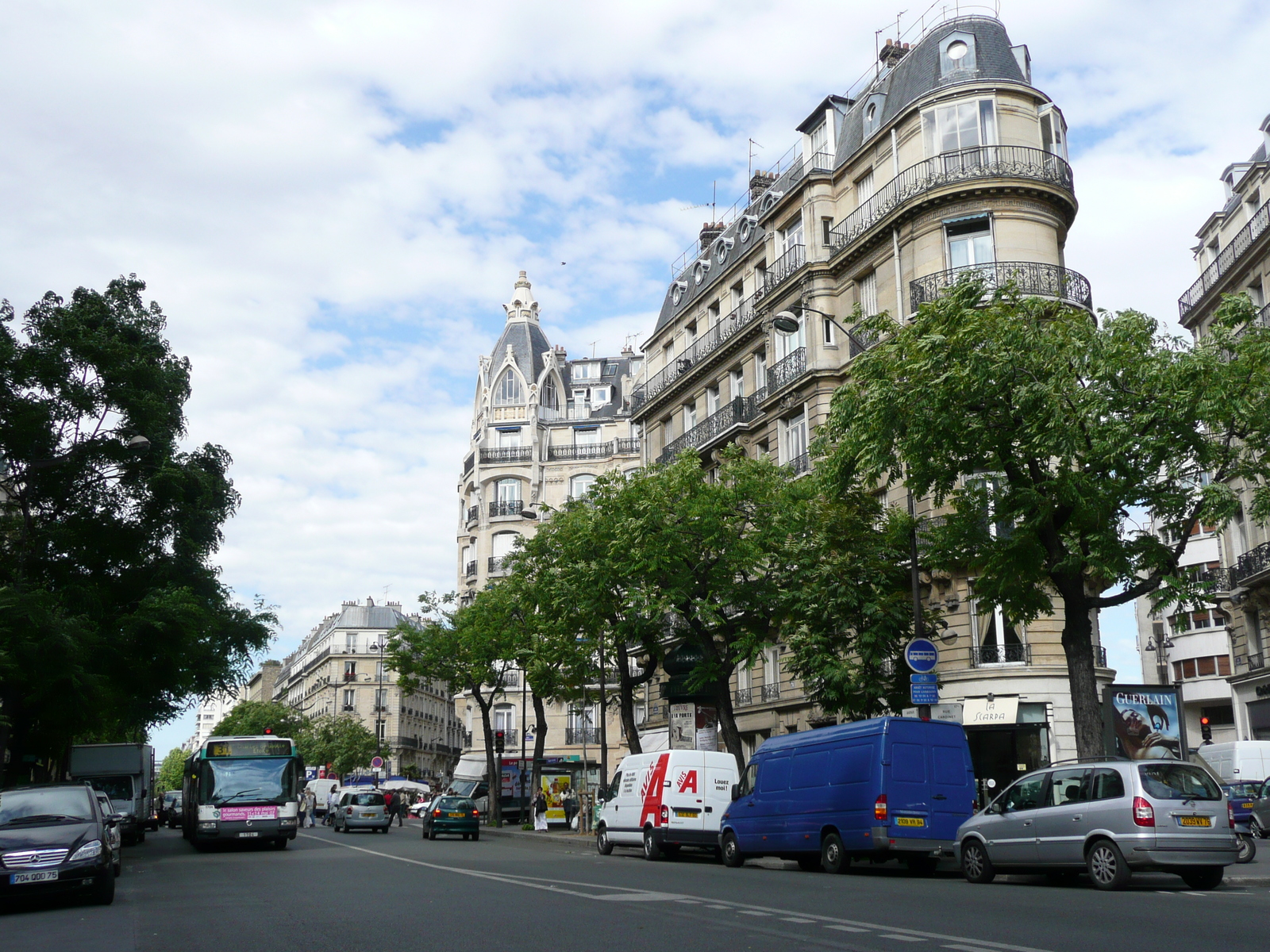 Photo France Paris 17eme Arrondissement Avenue de Wagram 2007-05 59