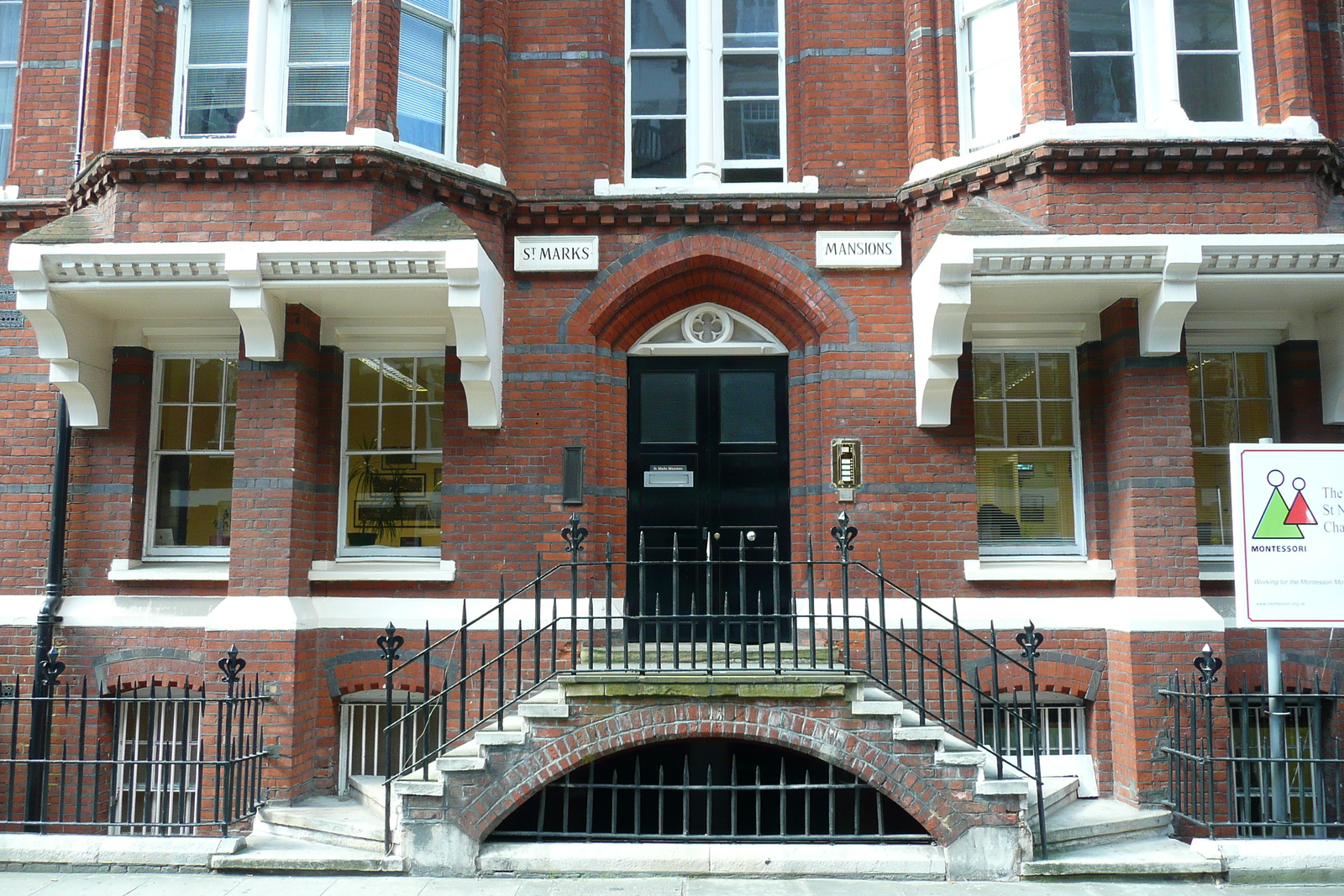 Photo Royaume-Uni Londres Brown Hart Gardens 2007-09 14
