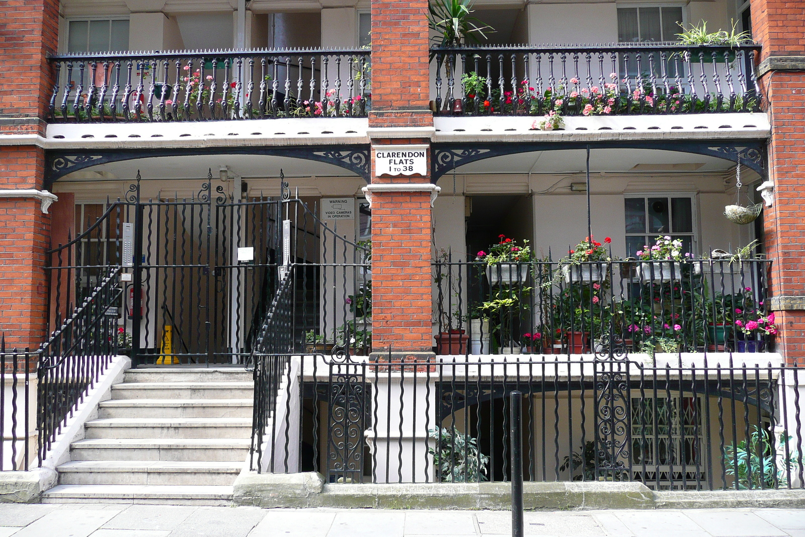 Photo Royaume-Uni Londres Brown Hart Gardens 2007-09 10