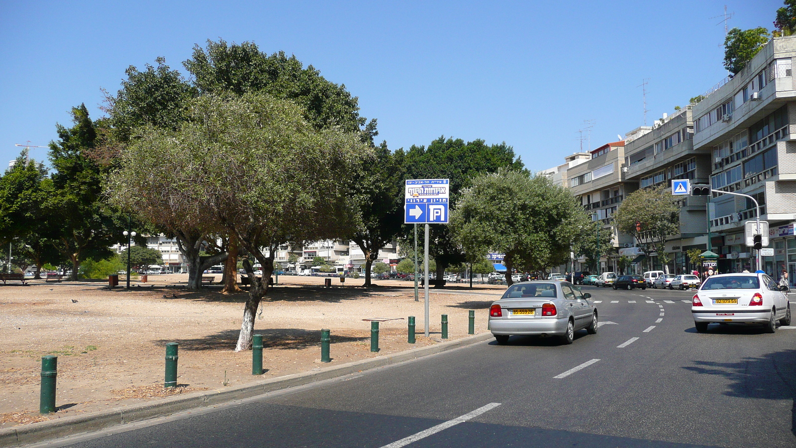 Photo Israel Tel Aviv Kikar Hamedina 2007-06 13