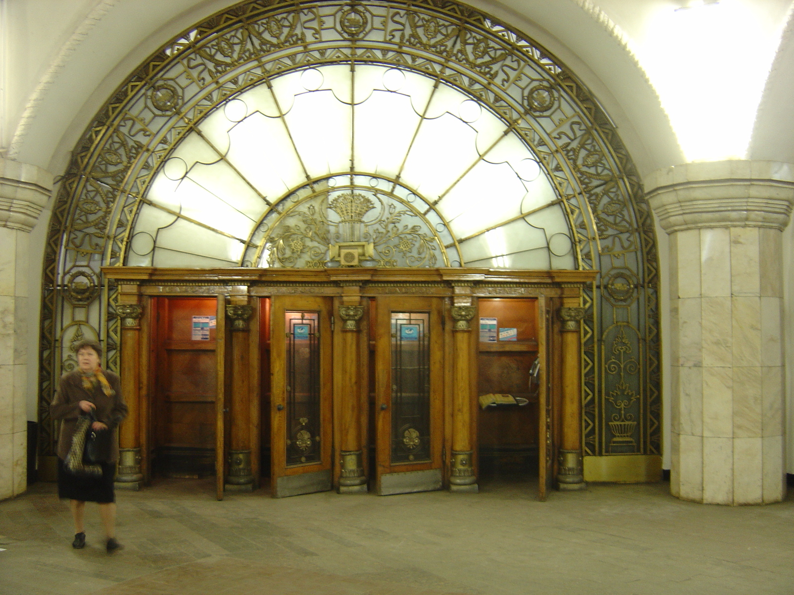 Photo Russie Moscou Rue Tverskaya 2005-04 47