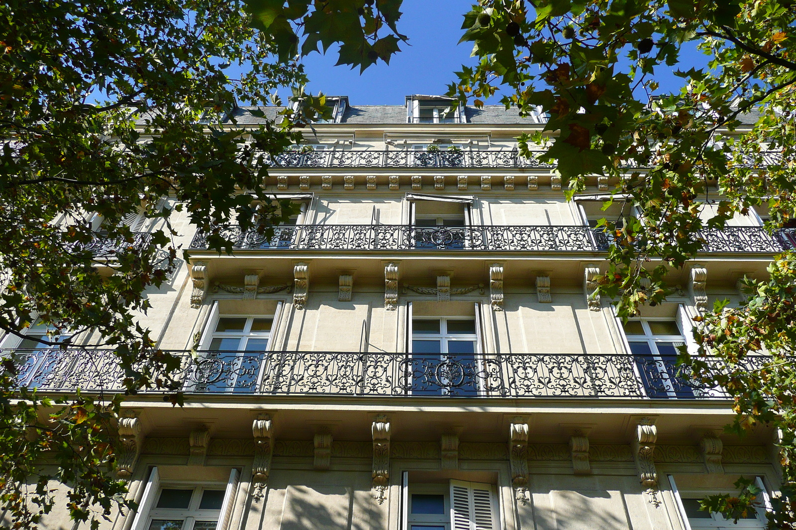 Photo France Paris Avenue de Friedland 2007-09 13