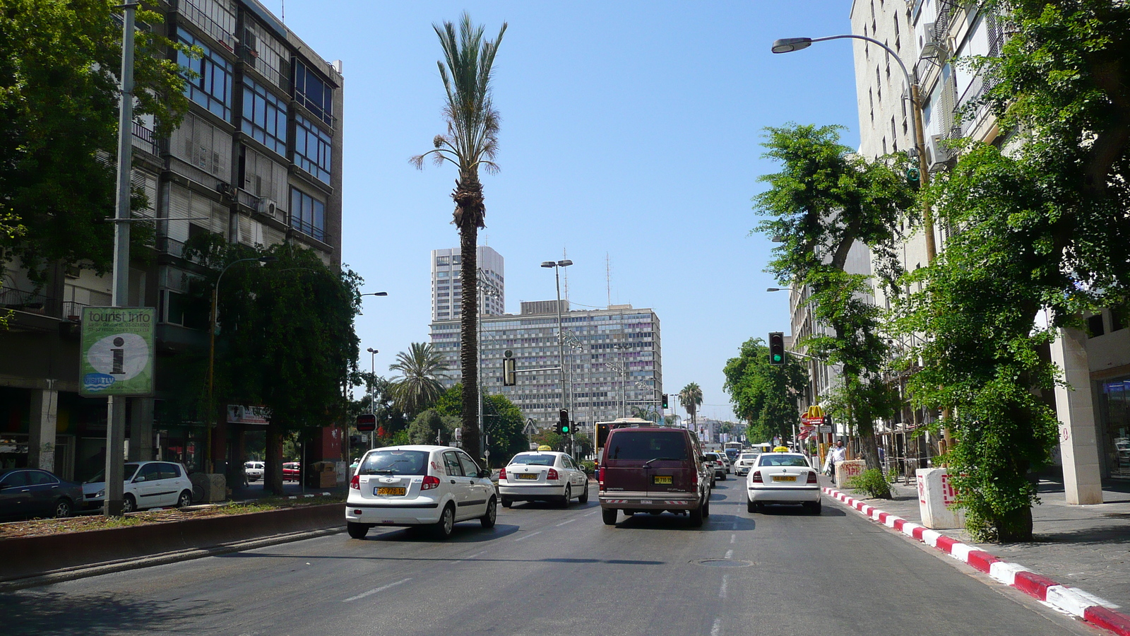 Photo Israel Tel Aviv Rue Ibn Gvirol 2007-06 58